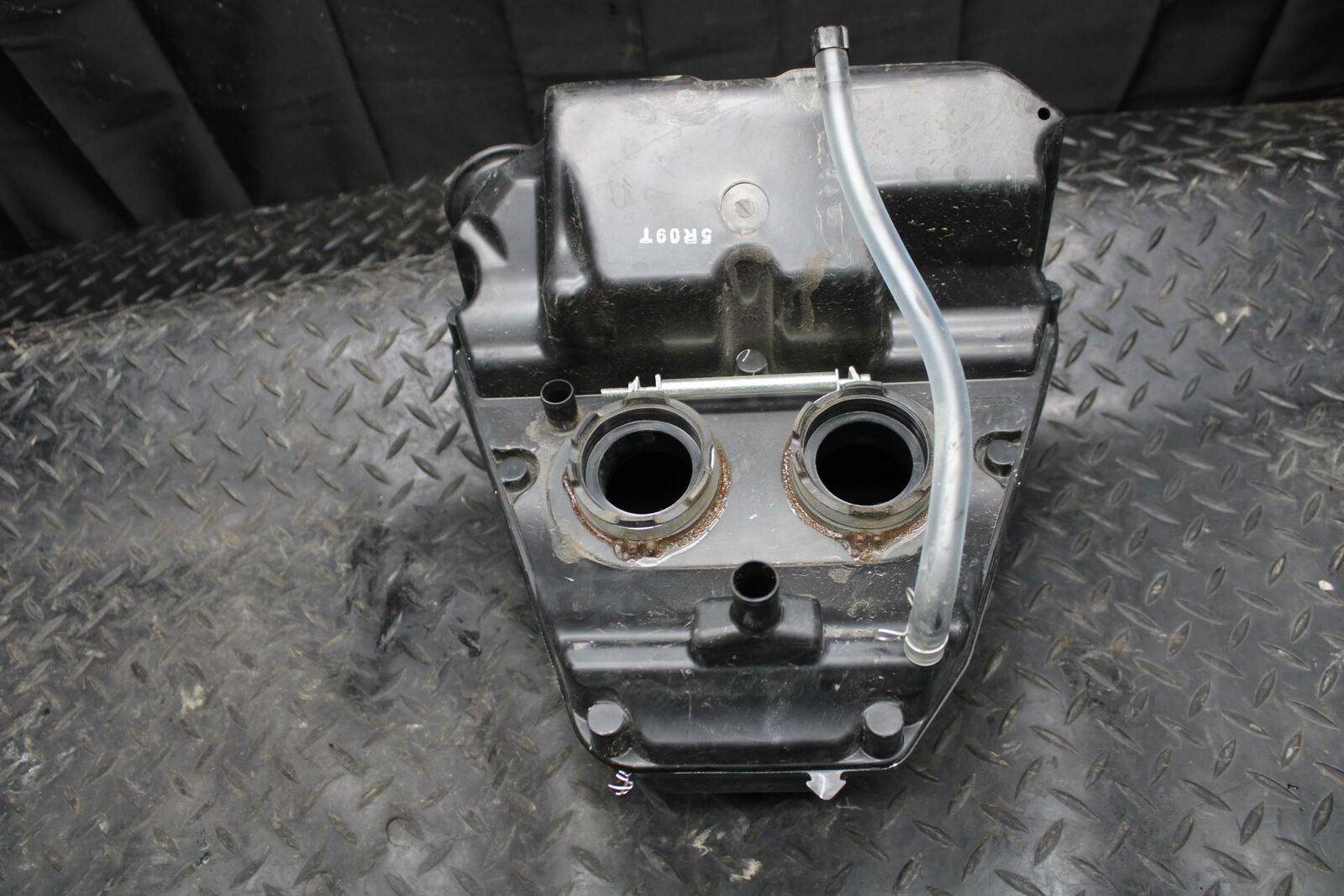 12-17 KAWASAKI NINJA 650 AIRBOX AIR INTAKE FILTER BOX 11010-0704 BB211