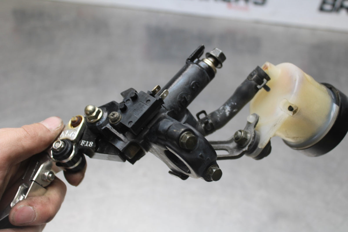 98-05 HONDA SUPER HAWK 1000 VTR1000F FRONT BRAKE MASTER CYLINDER w/ LEVER BB924