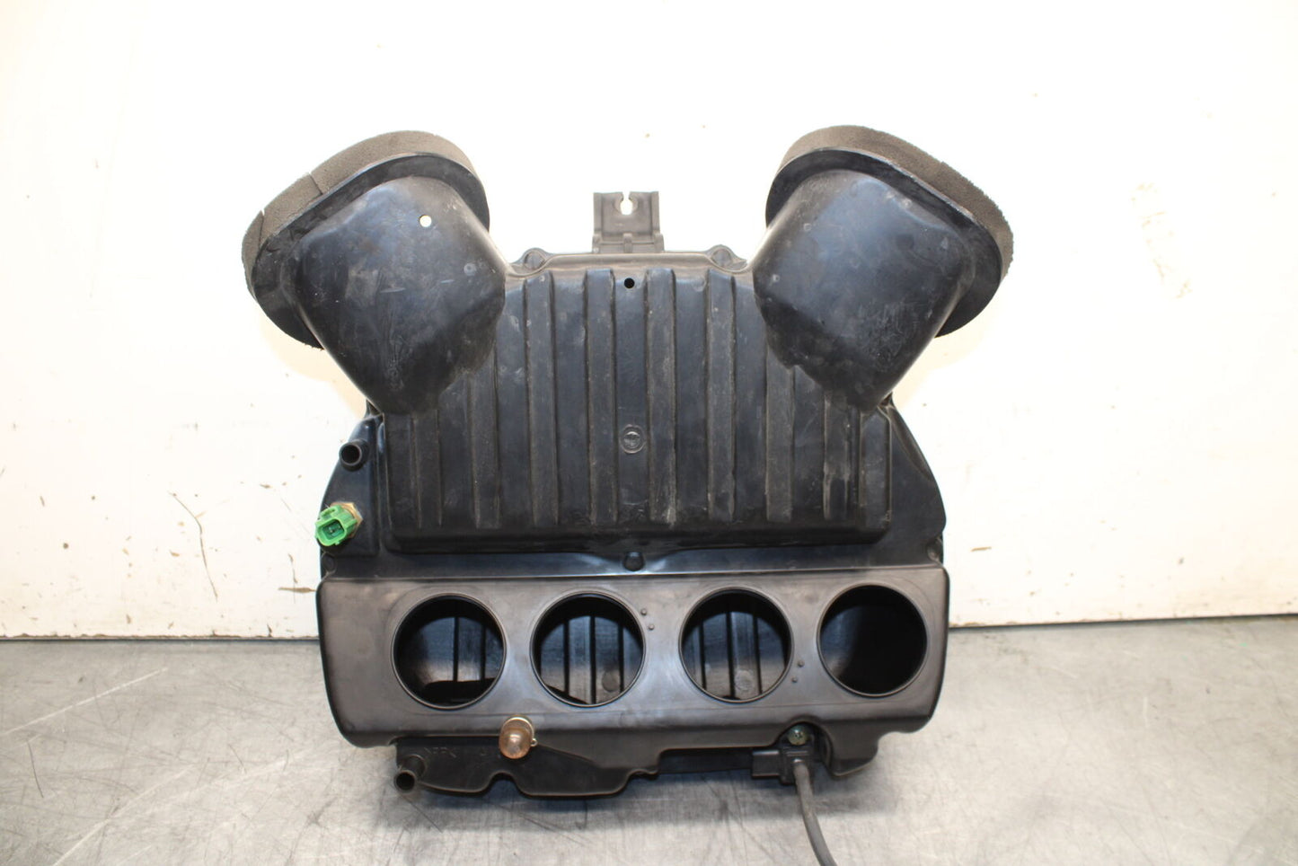 05-06 SUZUKI GSXR1000 AIRBOX AIR INTAKE FILTER BOX 13700-41G00 BB677