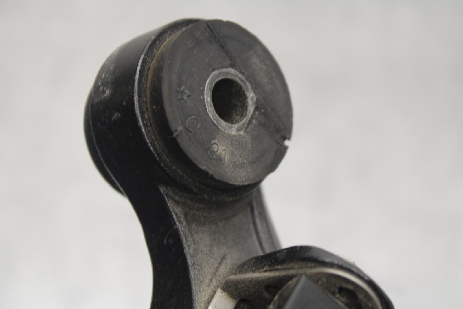 2011 Suzuki GSXR600 REAR BACK PASSENGER PEG SET PAIR BB602