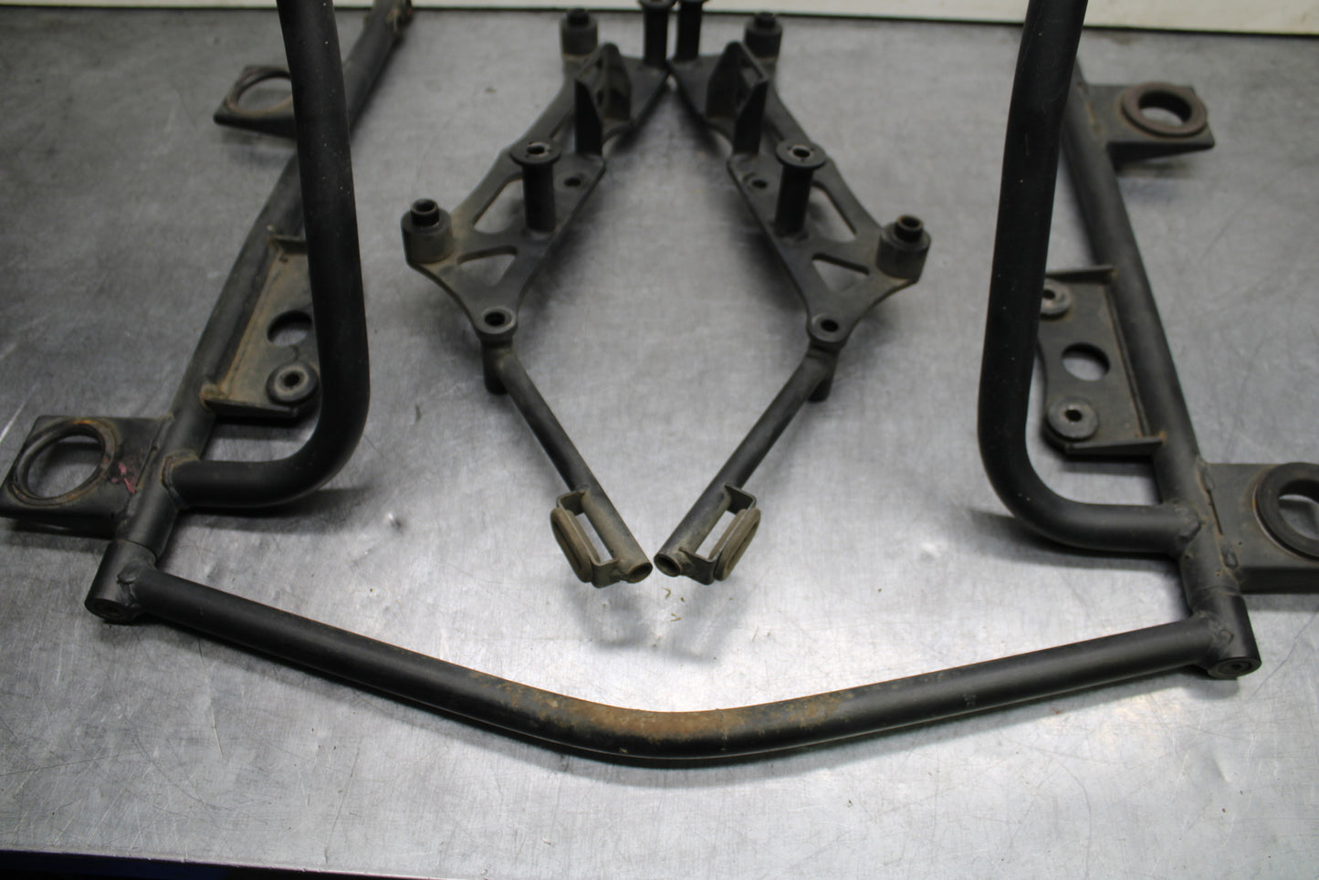 03-08 KAWASAKI VULCAN 1600 SADDLEBAG SUB FRAME STAY MOUNTS BB754