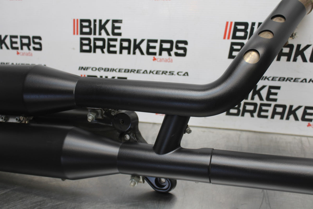 22 HARLEY-DAVIDSON SOFTAIL EXHAUST PIPE BB859