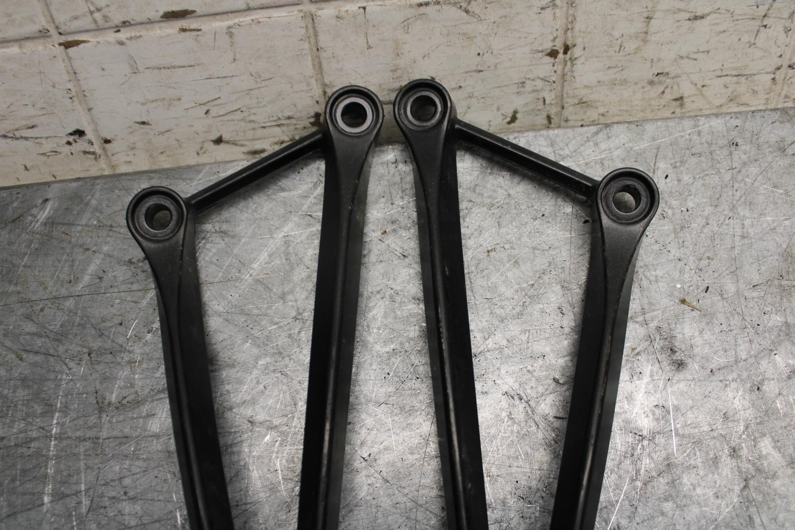 2009 Kawasaki Ninja ZX6R ZX600R REAR BACK PASSENGER PEG SET PAIR BB538