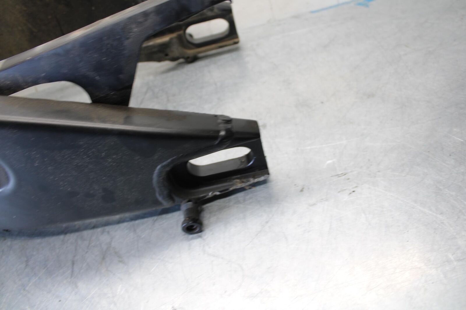 08-16 YAMAHA YZF R6 REAR SWINGARM  SUSPENSION SWING ARM 13S-22110-00-00 BB436