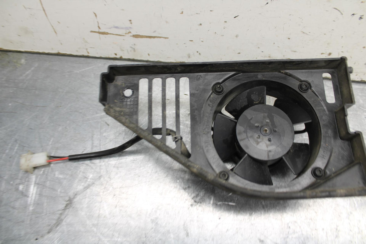 16-18 KTM 690 DUKE ENGINE RADIATOR COOLING FAN BB631
