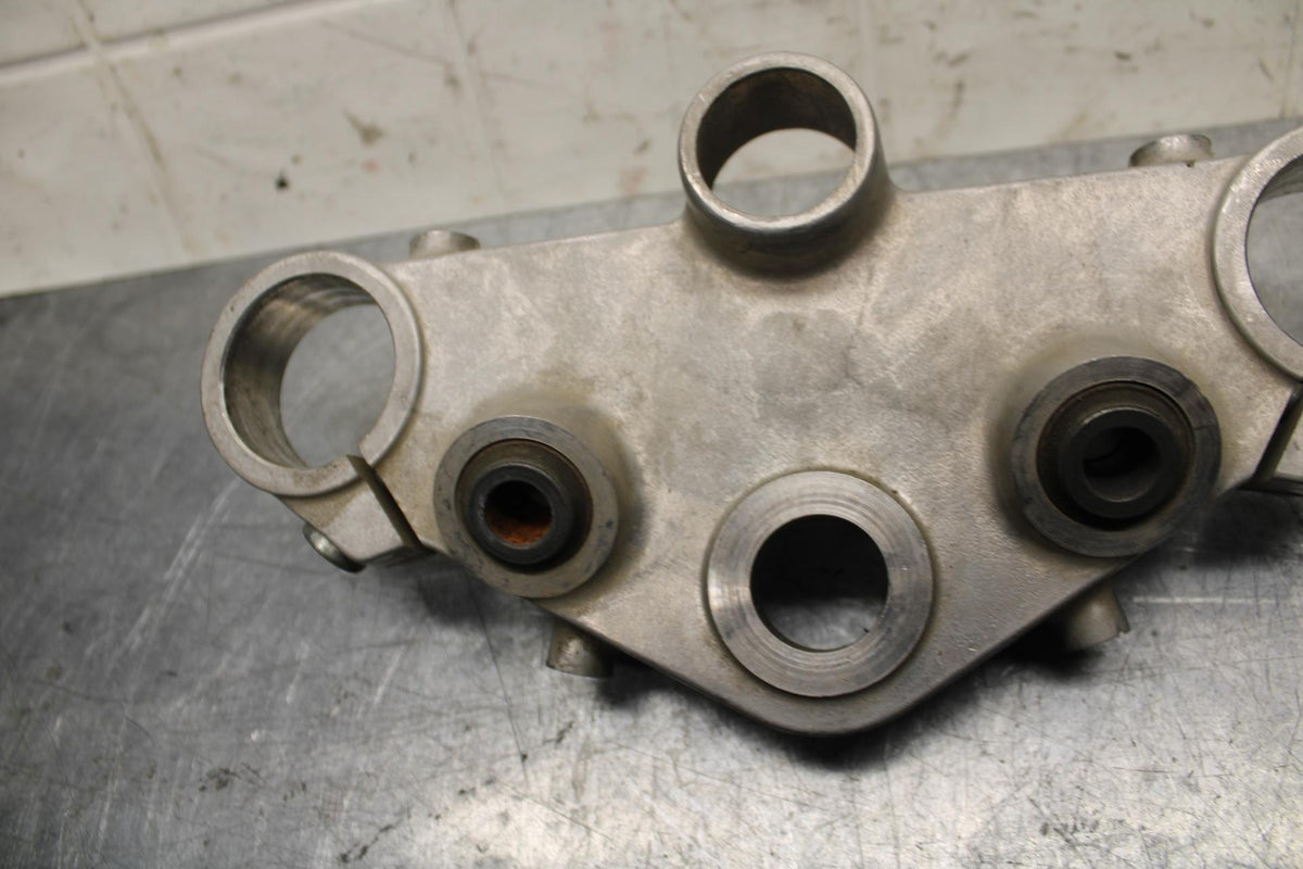 2001 Honda ST1100 FORKS UPPER TRIPLE TREE CLAMP BB77