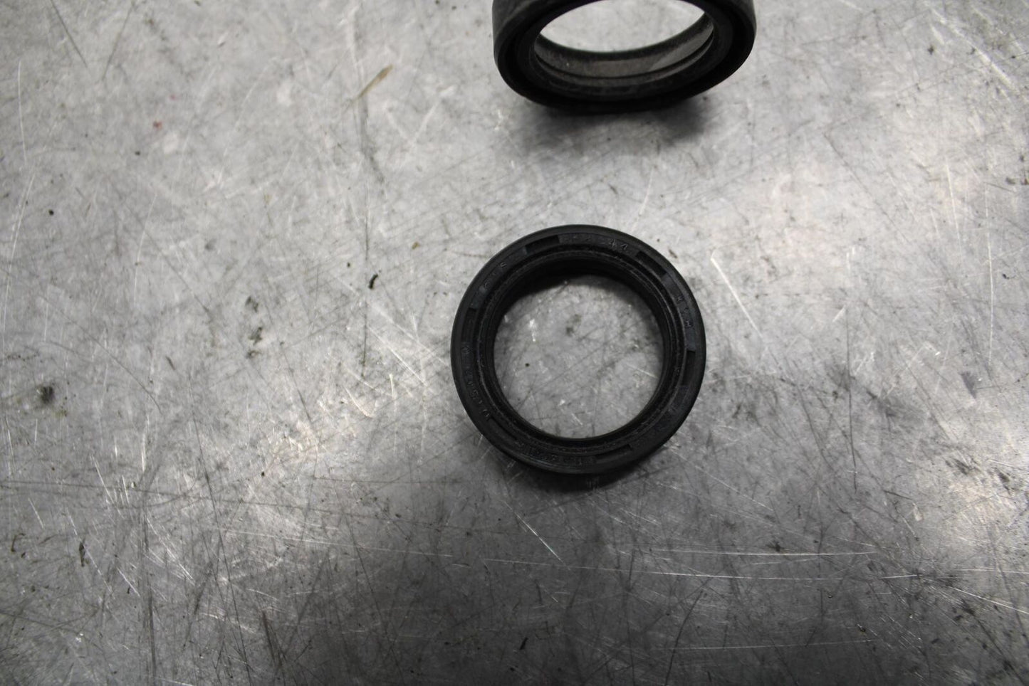 1983 Suzuki GN125FRONT FORK OIL SEAL PAIR 51153-05300 BB42
