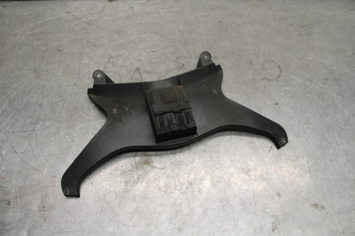 13-18 KAWASAKI NINJA ZX6R CENTER REAR BACK TAIL FAIRING COWL  BB682
