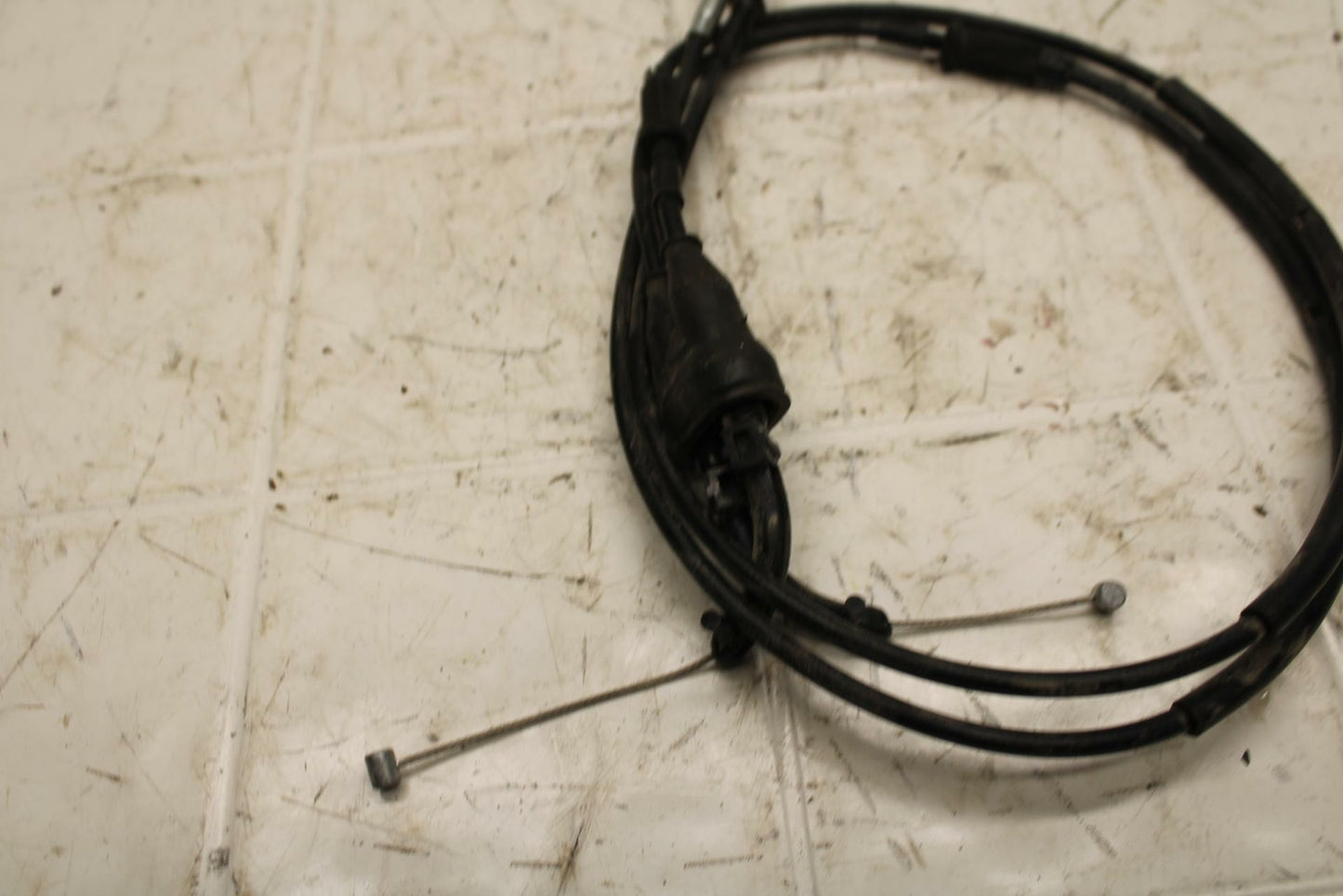 19-20 KAWASAKI NINJA ZX6R THROTTLE CABLES LINES BB407