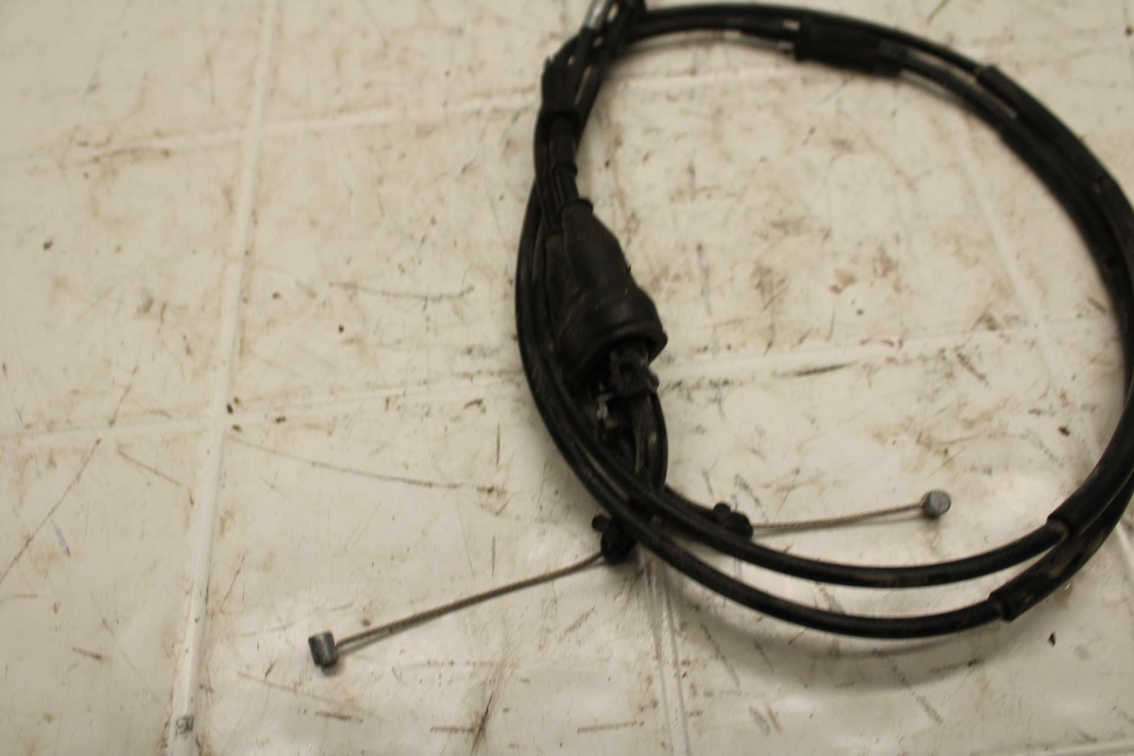 19-20 KAWASAKI NINJA ZX6R THROTTLE CABLES LINES BB407