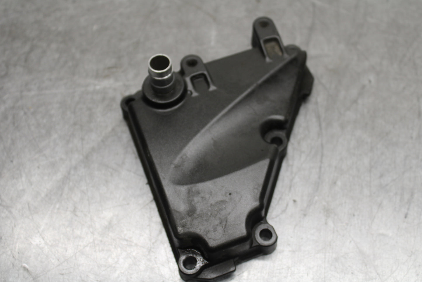 06 YAMAHA YZF R6 ENGINE MOTOR CRANK CASE VENT COVER BB716