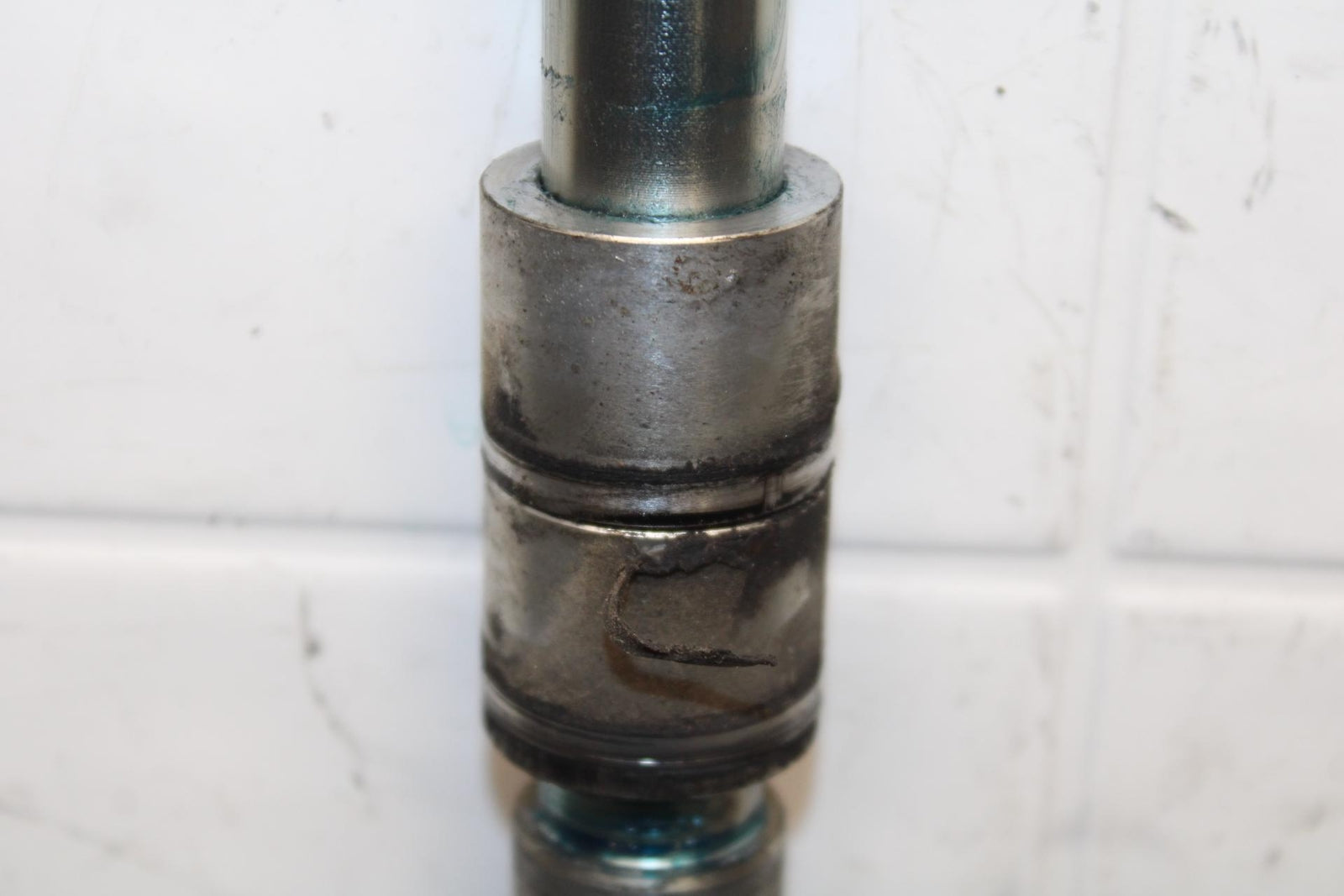 2009 Triumph Daytona 675 FRONT WHEEL RIM AXLE PIVOT BOLT T2000650 BB584