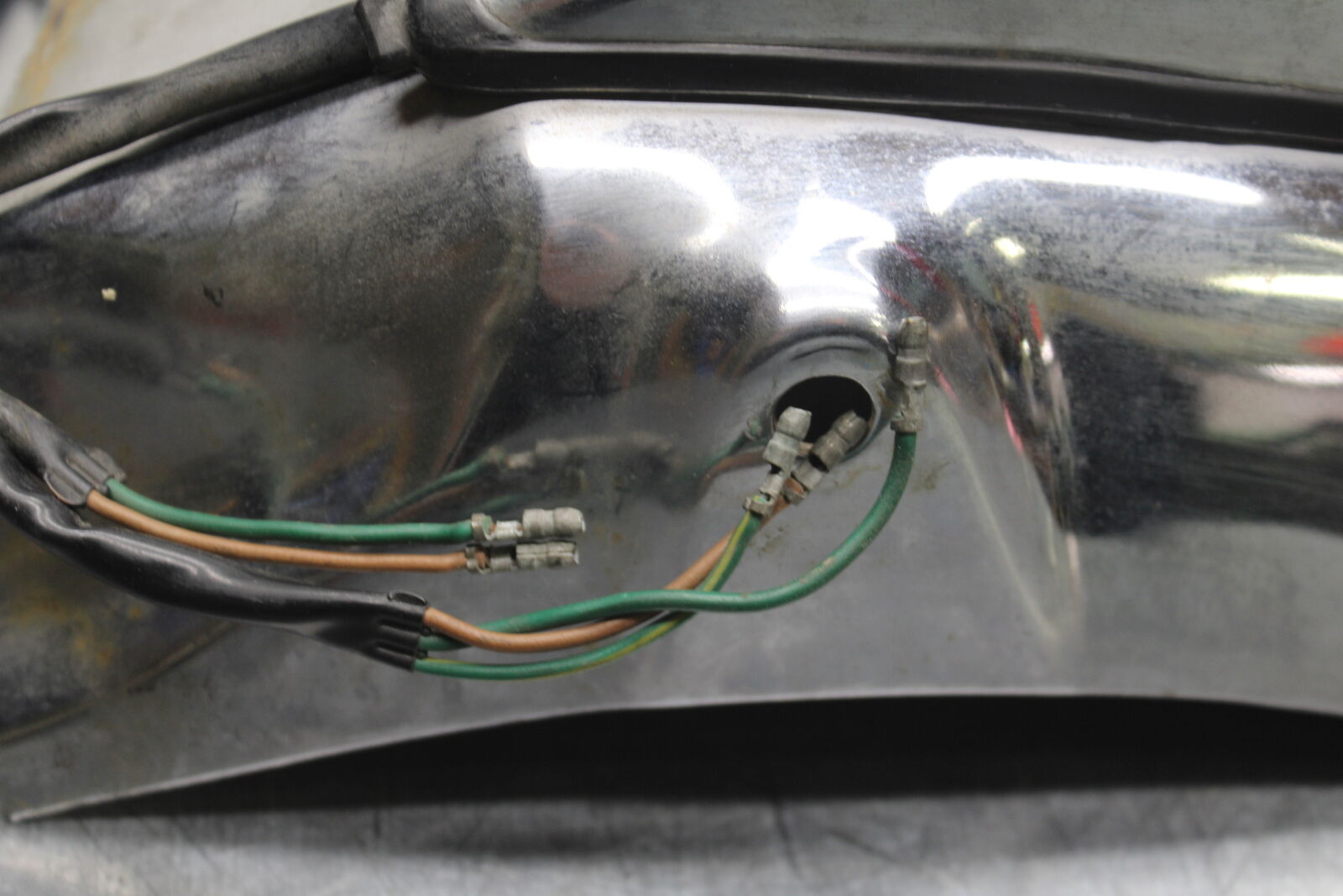 82-83 HONDA V45 MAGNA REAR BACK WHEEL FENDER MUD GUARD BB107