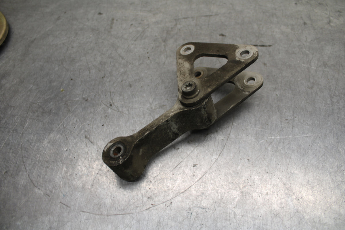 03-04 TRIUMPH DAYTONA 600 REAR DOGBONE SHOCK LINKAGE LINK BB745