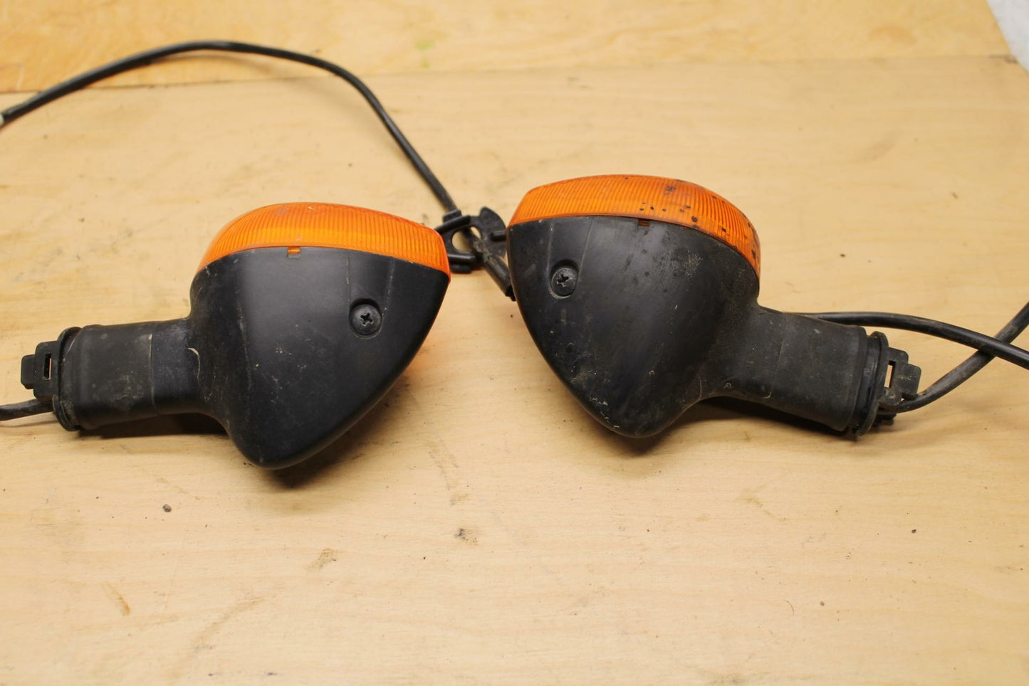 18-21 YAMAHA XSR700 REAR LEFT RIGHT TURN SIGNALS LIGHT INDICATORS BB323