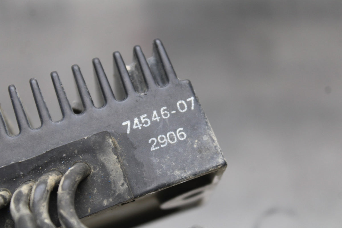 07 HARLEY-DAVIDSON SPORTSTER 1200 XL1200C RECTIFIER VOLTAGE REGULATOR  BB833