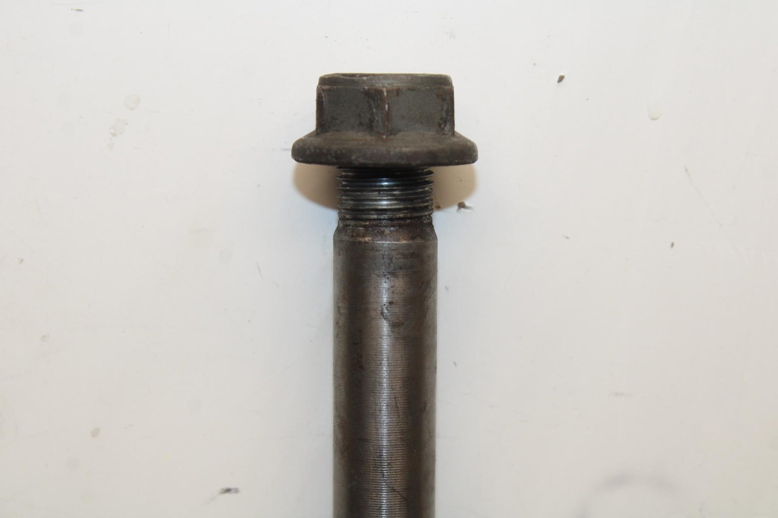 1983 Honda V45 Magna VF750C REAR AXLE BACK WHEEL RIM PIVOT BOLT AXEL BB91