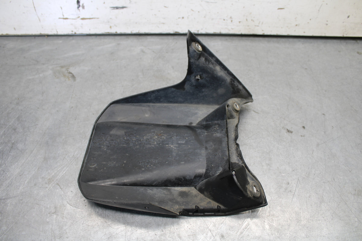 04-06 YAMAHA YZF R1 REAR BACK WHEEL TIRE HUGGER FENDER 5VY-21650-00-00 BB659