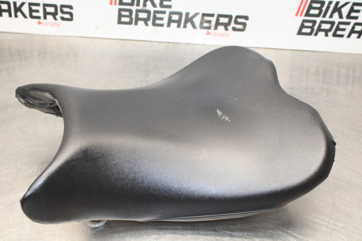 06-07 SUZUKI GSXR750 FRONT DRIVERS SEAT PAD SADDLE PILLION BB811