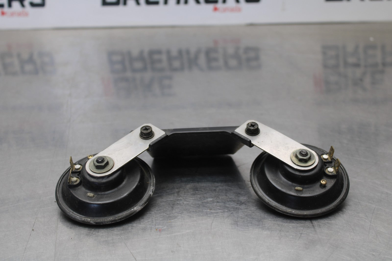 03-08 KAWASAKI VULCAN 1600 HORN SIGNAL SET & BRACKET BB196