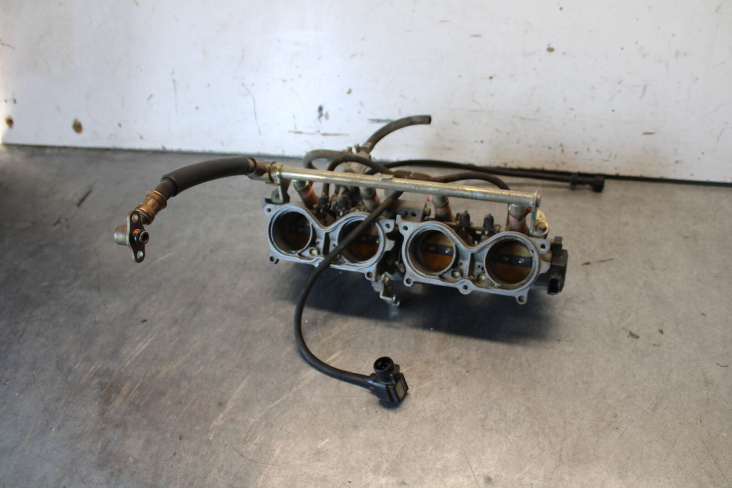 03-04 HONDA CBR600RR MAIN FUEL INJECTORS / THROTTLE BODIES 16400-MEE-672 BB661