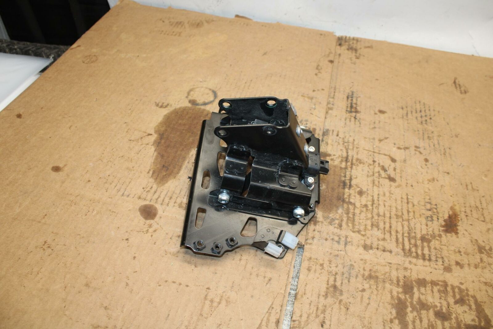 20-22 KAWASAKI Z H2 UPPER FAIRING MIRROR GAUGES STAY BRACKET BB382