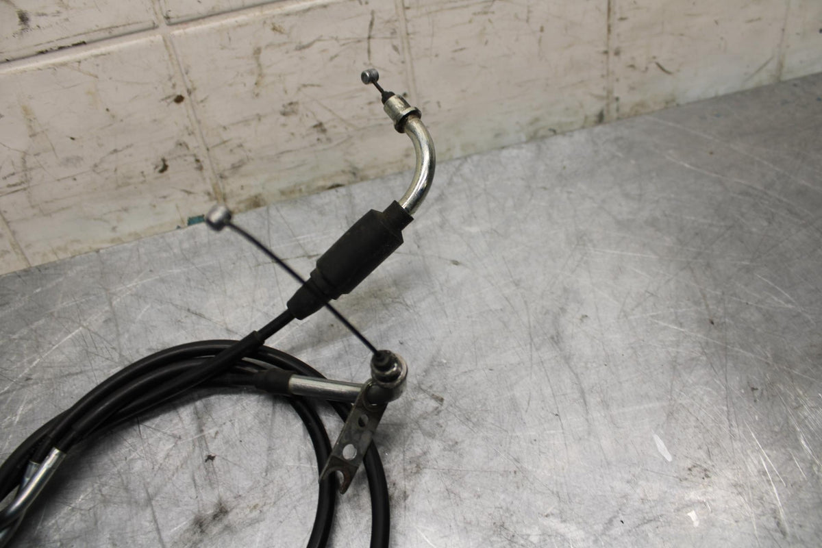 13 SUZUKI GSXR750 THROTTLE CABLES LINES BB474
