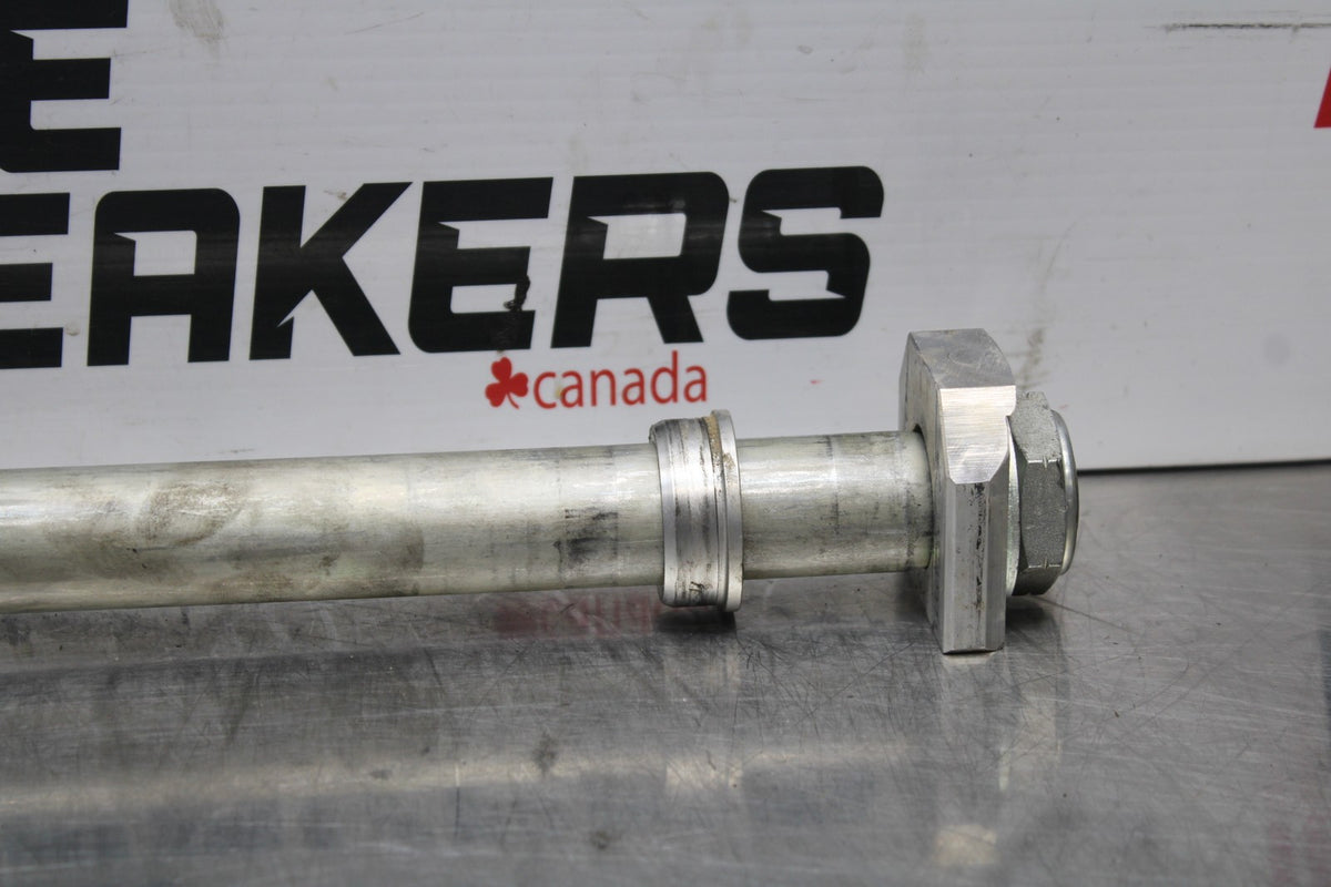 24-25 SUZUKI GSXR1000 REAR AXLE BACK WHEEL RIM PIVOT BOLT AXEL BB767