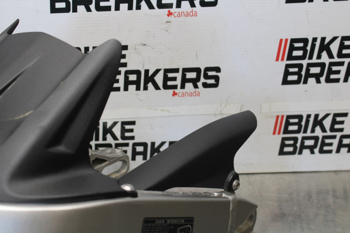 22 KAWASAKI NINJA ZX6R ZX636 ABS 40TH ANNIVERSARY REAR BACK SWINGARM BB911