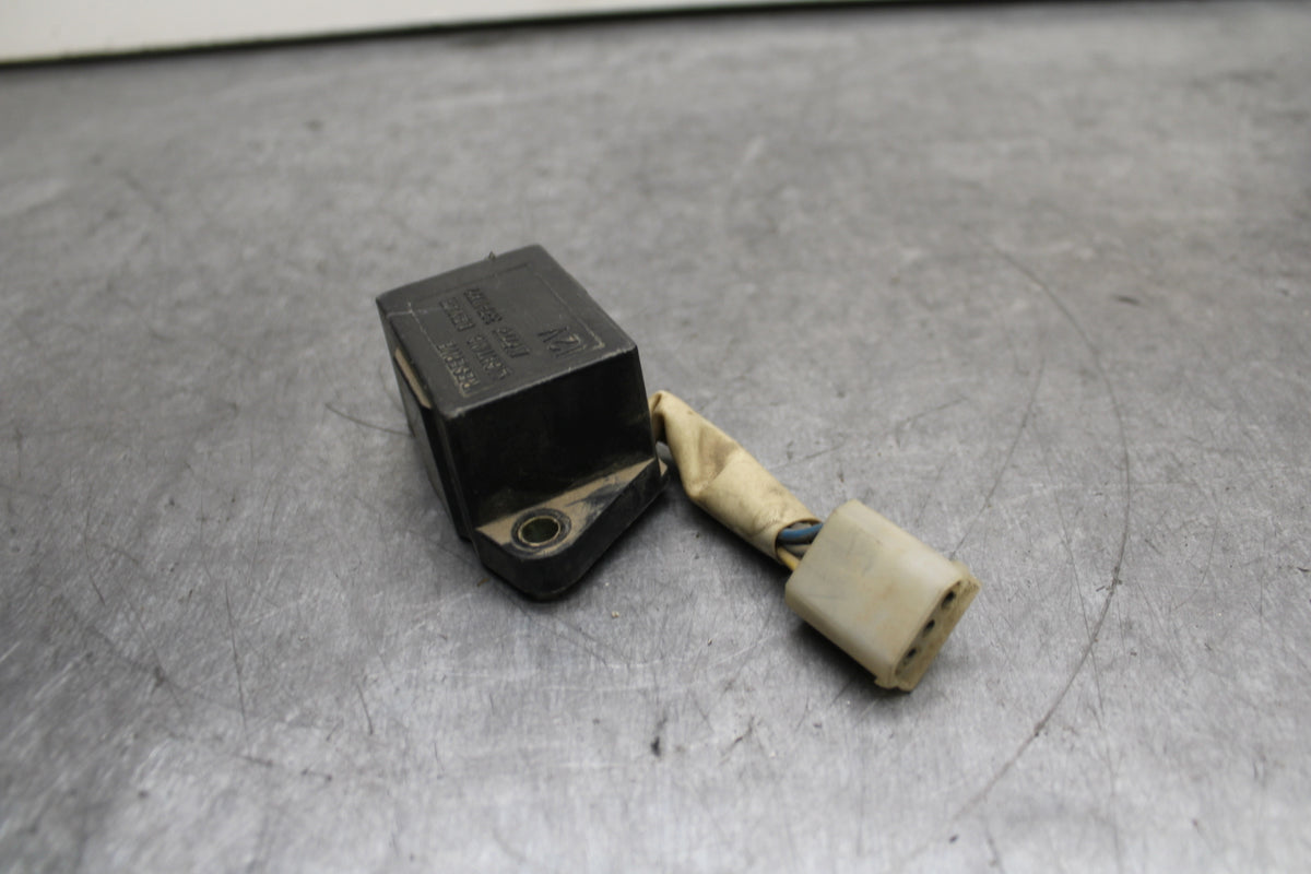 80-81 YAMAHA XS1100 SPECIAL TURN SIGNAL BLINKER RELAY FLASHER SWITCH BB123