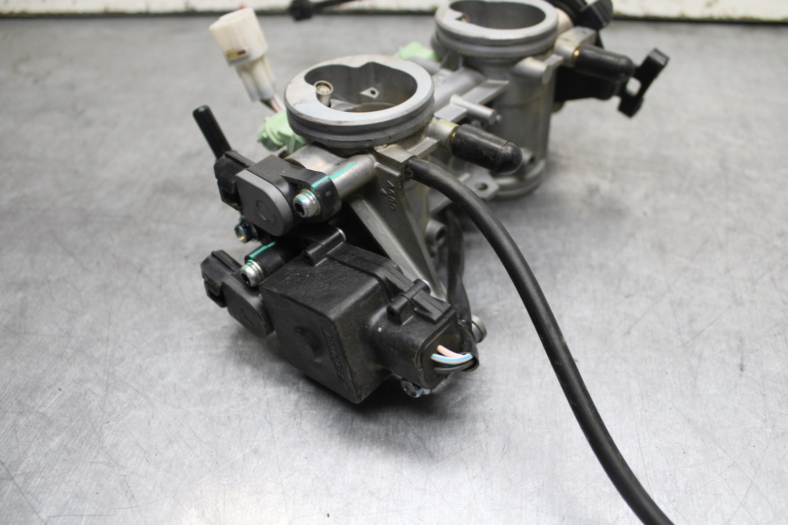 18-24 KAWASAKI NINJA 650 MAIN FUEL INJECTORS / THROTTLE BODIES BB725