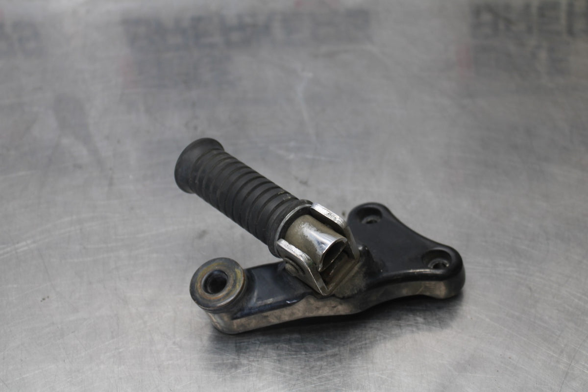 03 KAWASAKI VULCAN 1600 RIGHT REAR PASSENGER FOOT STEP PEG BB865