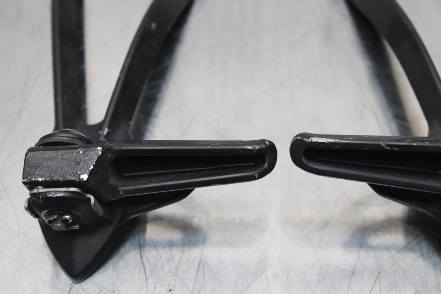 13-17 KAWASAKI NINJA ZX6R ZX636 ABS REAR BACK PASSENGER PEG SET PAIR BB143