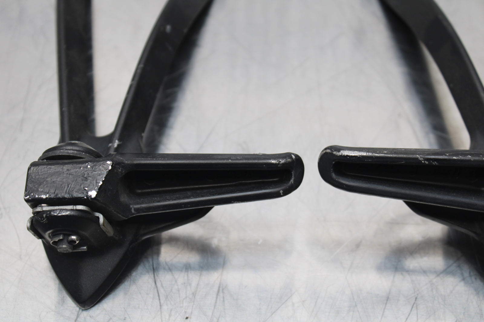 13-17 KAWASAKI NINJA ZX6R ZX636 ABS REAR BACK PASSENGER PEG SET PAIR BB143