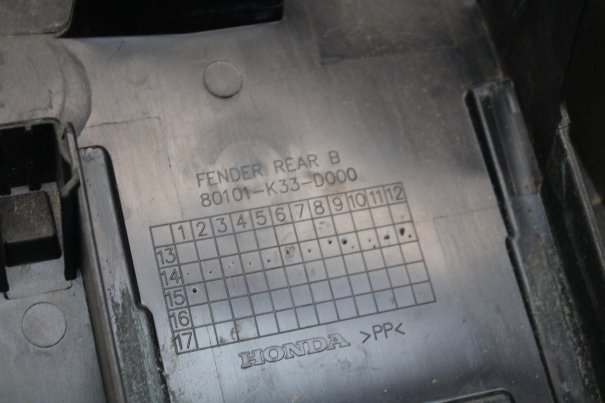 15-16 HONDA CB300F REAR BACK TAIL UNDERTAIL BATTERY TRAY PLASTIC BB150