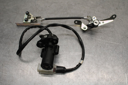 15-17 YAMAHA YZF R3 IGNITION LOCK SET AND SEAT LOCK BB651