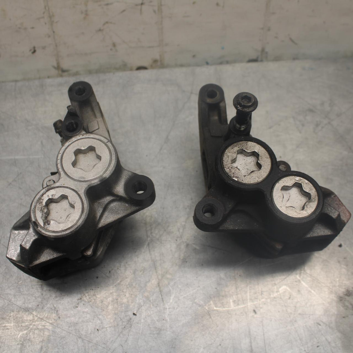 18-20 YAMAHA MT-07  RIGHT LEFT FRONT BRAKE CALIPER SET PAIR CALIPERS BB457