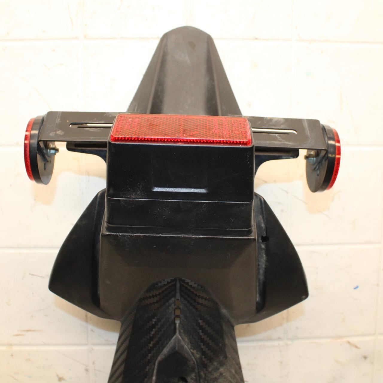 2017 Suzuki GSXR600 REAR LOWER TAIL FENDER LICENCE PLATE BB598