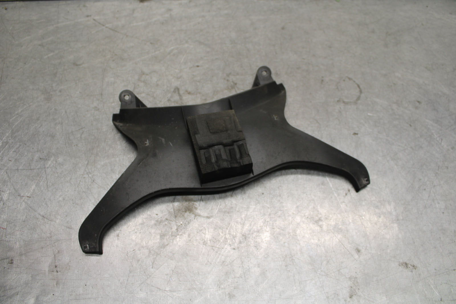 13-18 KAWASAKI NINJA ZX6R CENTER REAR BACK TAIL FAIRING COWL  BB682