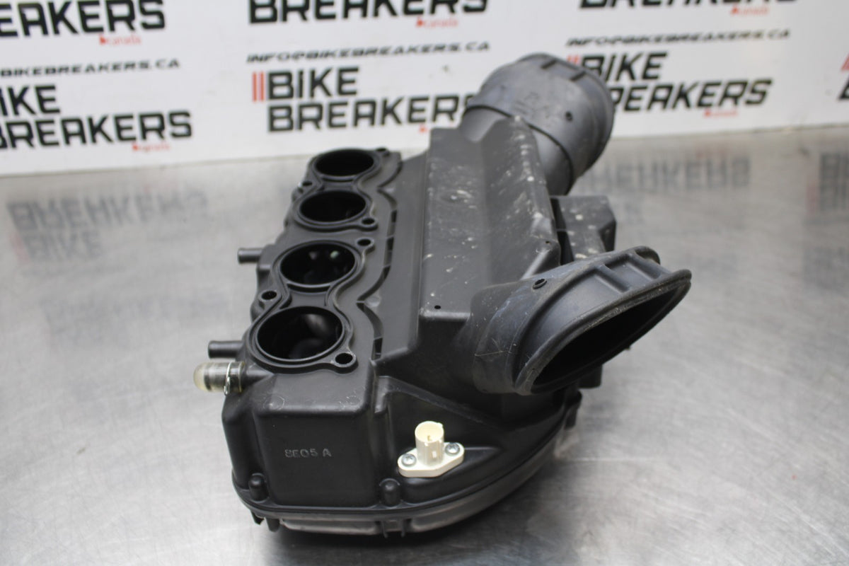 11-25 SUZUKI GSXR 600  AIRBOX AIR INTAKE FILTER BOX BB830
