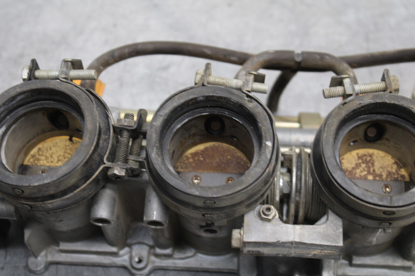 05-06 HONDA CBR600RR MAIN FUEL INJECTORS / THROTTLE BODIES BB739