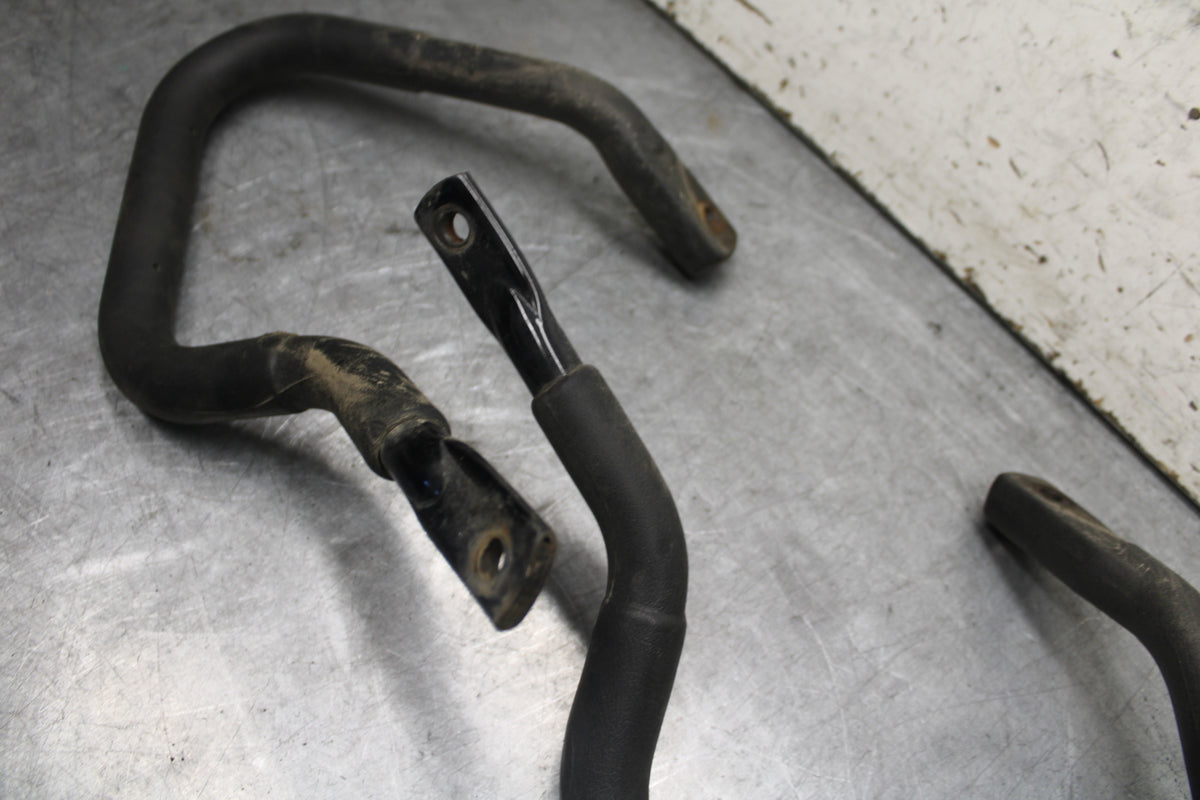 05-06 YAMAHA ROYAL STAR PASSENGER REAR SEAT GRAB BAR HANDLE SET BB697