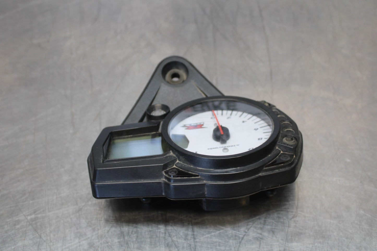 06-07 SUZUKI GSXR 600 SPEEDO TACH GAUGES CLUSTER SPEEDOMETER TACHOMETER BB170
