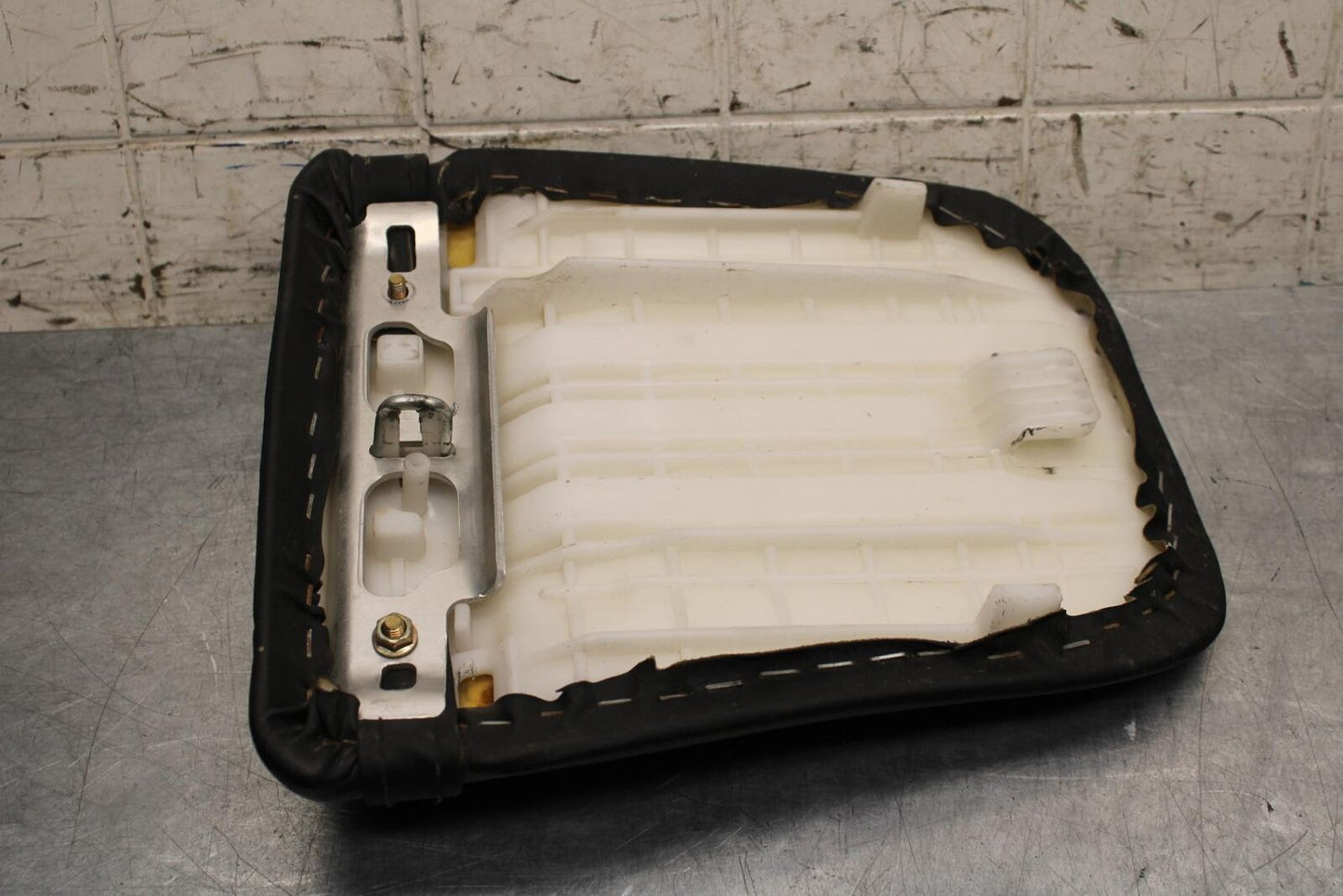 2005 Honda CBR600RR REAR BACK PASSENGER TANDEM SEAT PAD SADDLE PILLION BB564