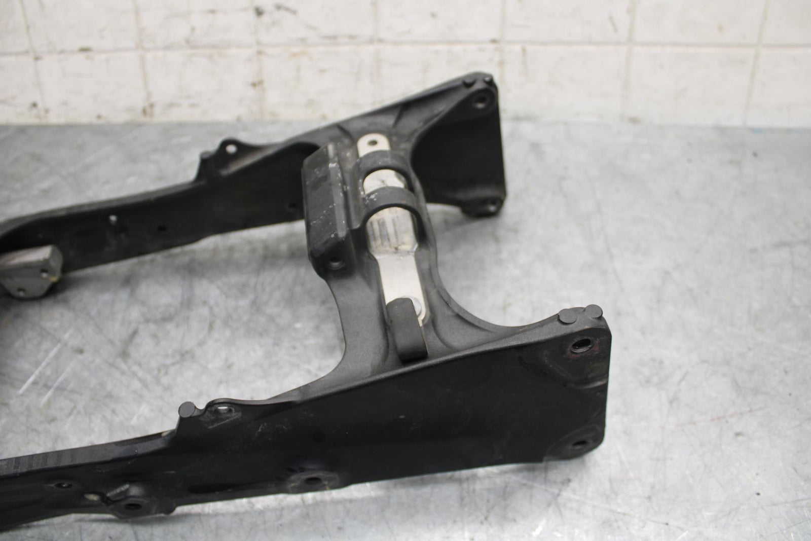 2009 Kawasaki Ninja ZX6R ZX600R REAR SUBFRAME BACK SUB FRAME 32160-0399 BB538
