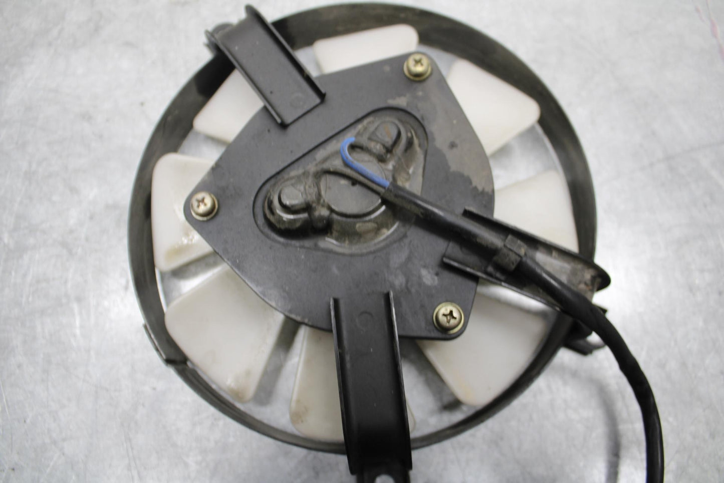 2001 Kawasaki Ninja ZX6 ZX600E ENGINE RADIATOR COOLING FAN BB547