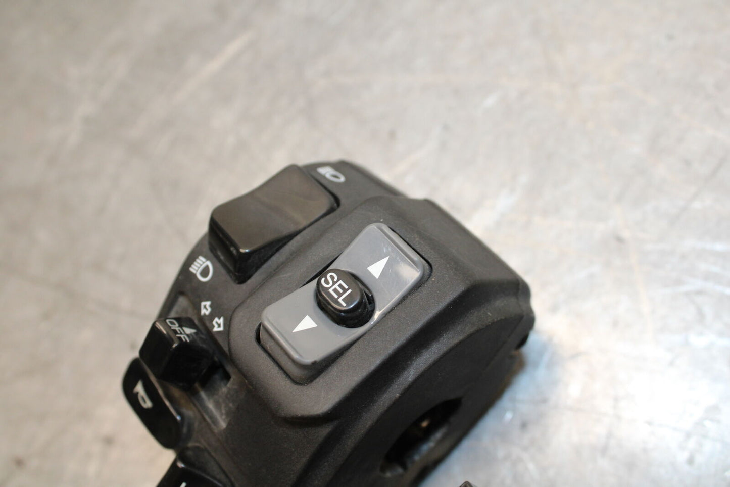 16 KAWASAKI NINJA ZX10R LEFT CLIP ON HANDLE HORN SIGNALS SWITCH SWITCHES  BB650