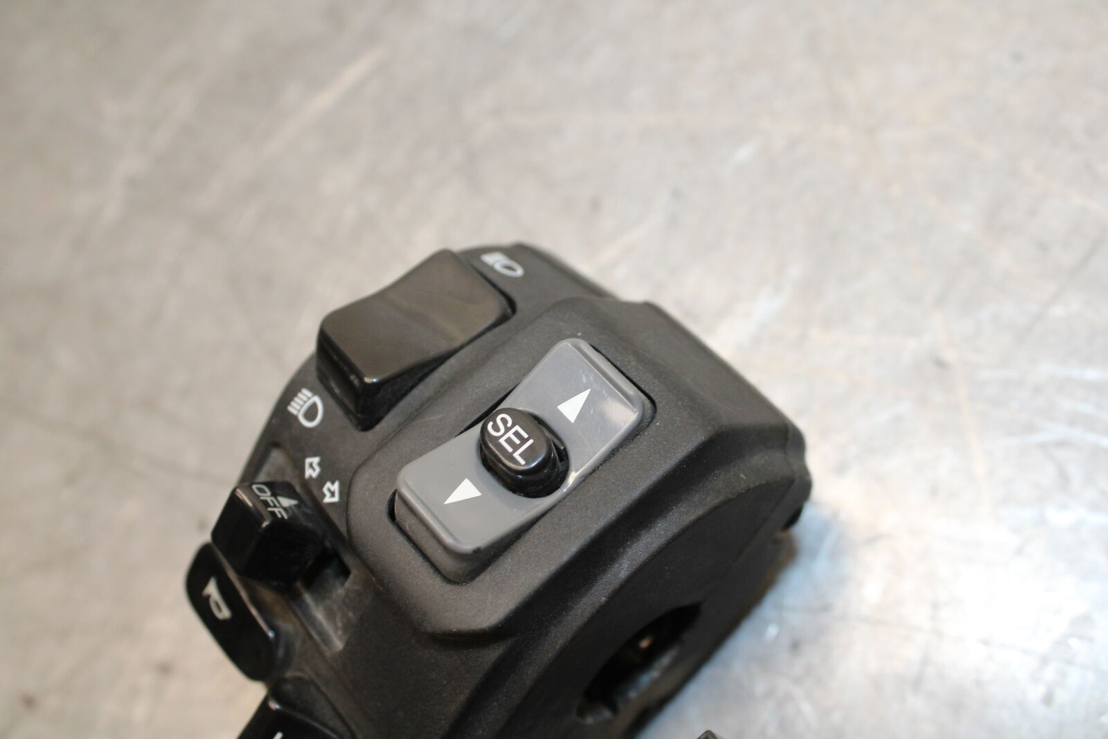 16 KAWASAKI NINJA ZX10R LEFT CLIP ON HANDLE HORN SIGNALS SWITCH SWITCHES  BB650