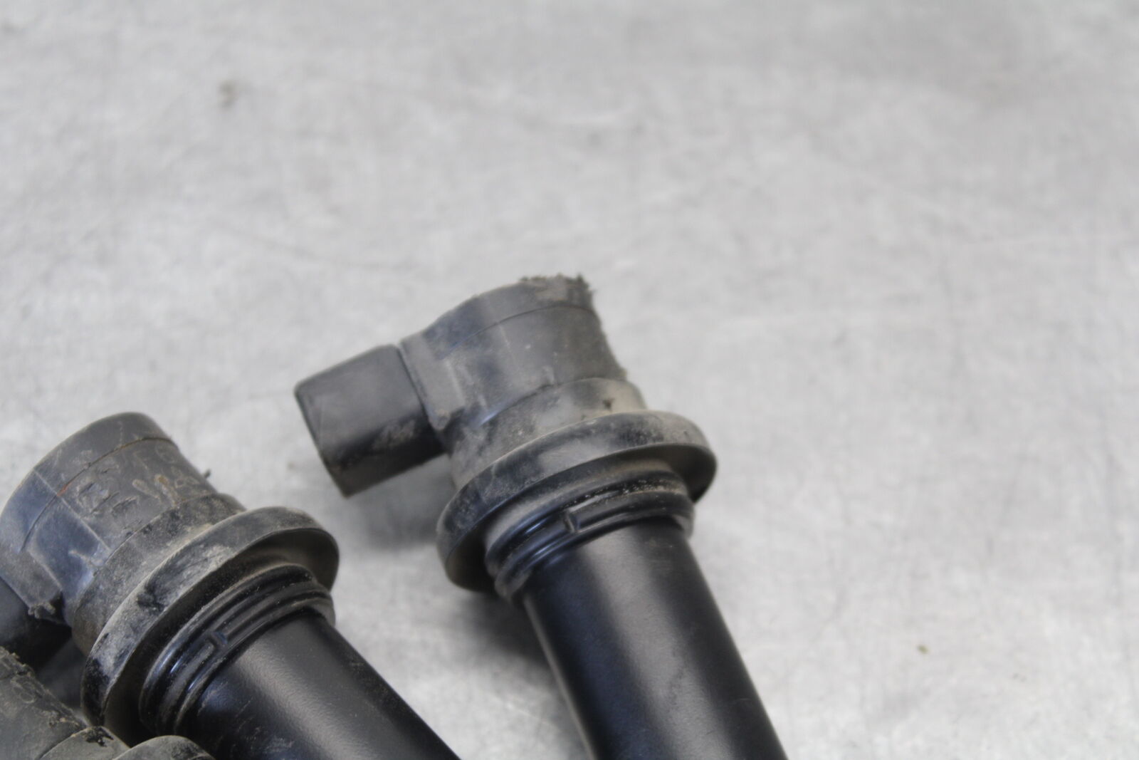 09-14 YAMAHA YZF R1 IGNITION COILS COIL SPARK PLUG CAPS 14B-82310-00-00 BB696