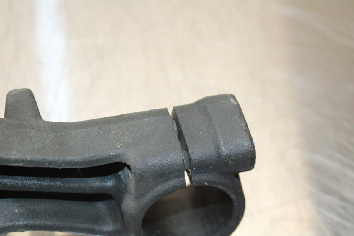 86 SUZUKI GS750ES FRONT FORKS CLAMP LOWER TRIPLE TREE STEM BB140